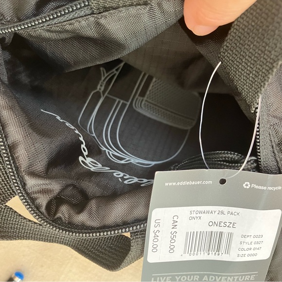 Eddie Bauer Stowaway 25L pack. Onyx. ‘Reach for More’ embroider. Padded straps. - Picture 6 of 10